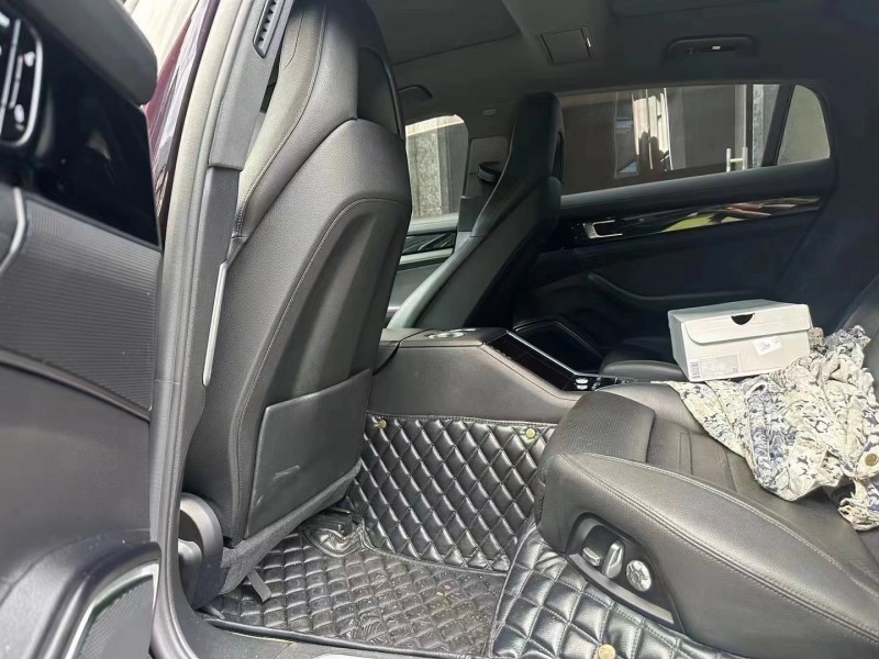 济宁18年保时捷帕拉梅拉4