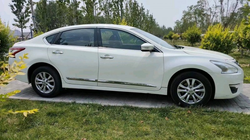 邯郸16年日产天籁5