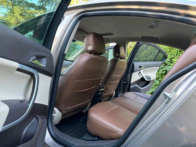 徐州15年别克君威4