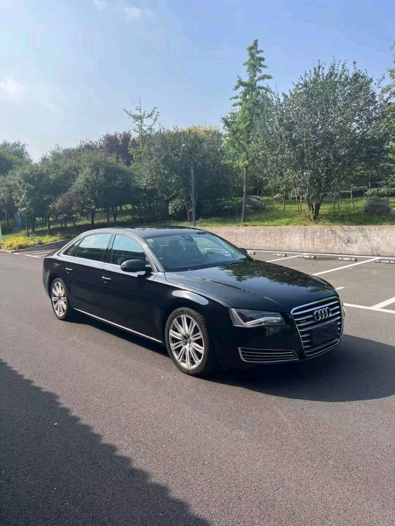 济宁13年奥迪A8L3