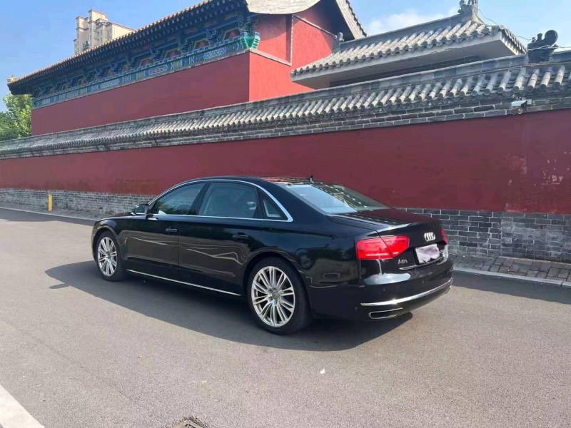 济宁13年奥迪A8L8