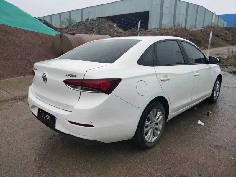 青岛20年别克英朗8