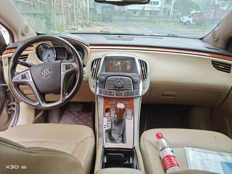 嘉兴13年别克君越8