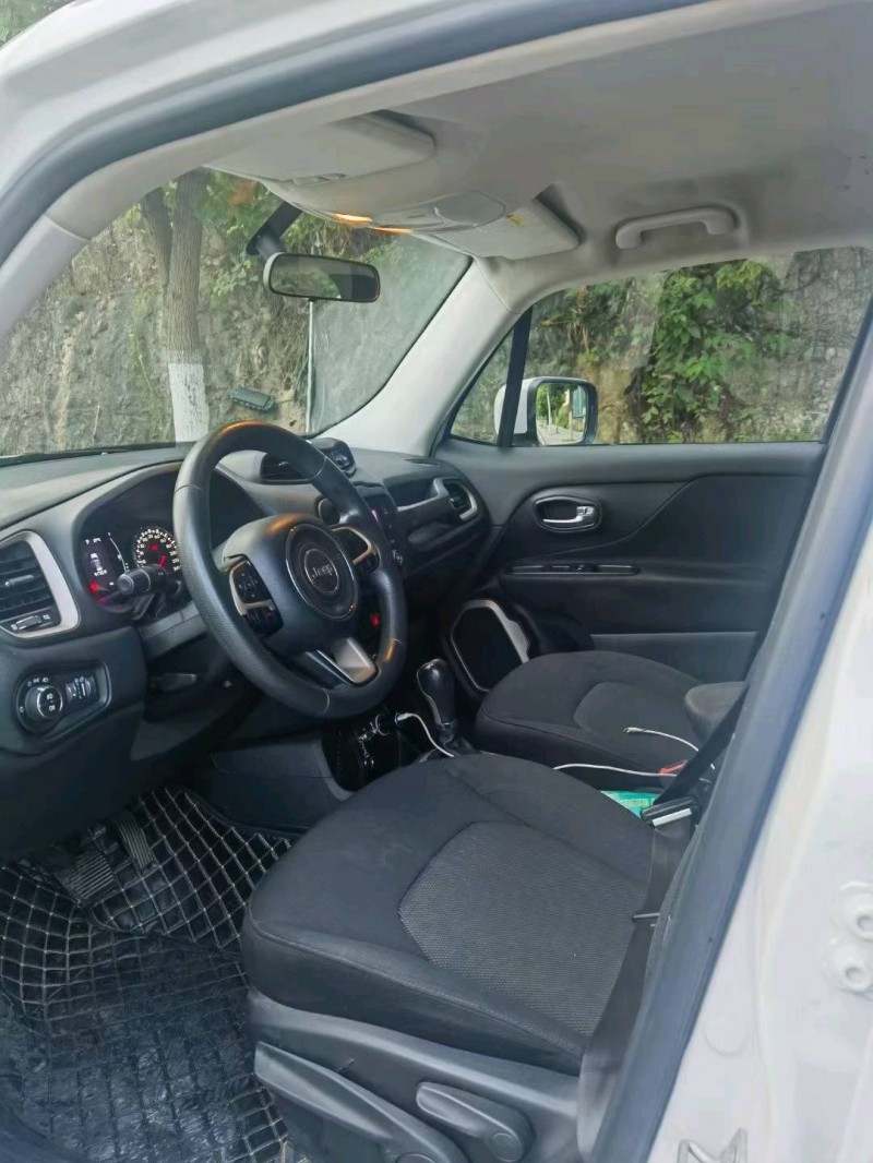 黔西南18年Jeep自由俠8