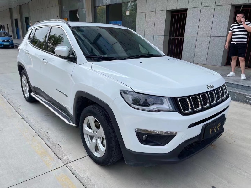 济宁20年Jeep指南者2