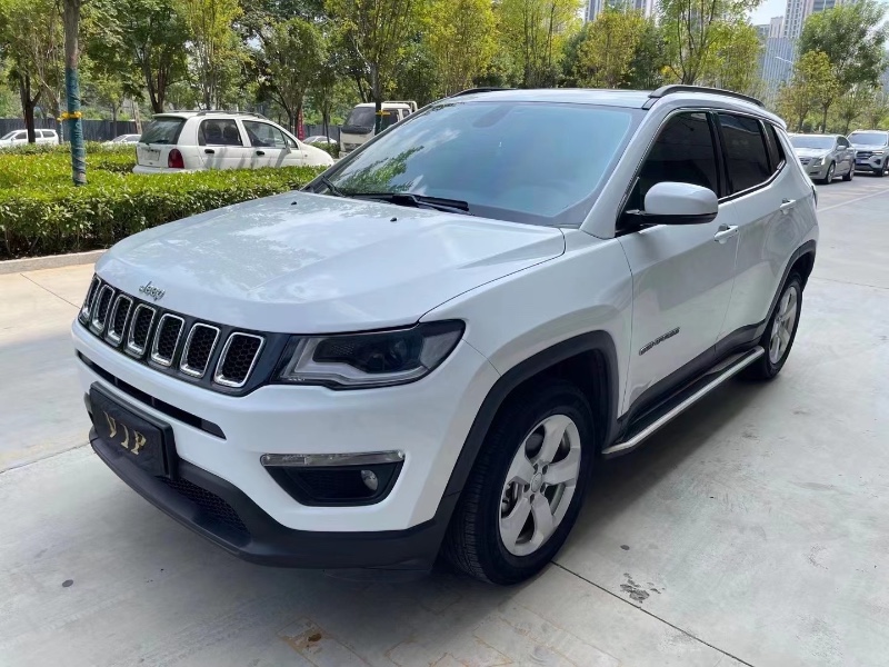 济宁20年Jeep指南者3