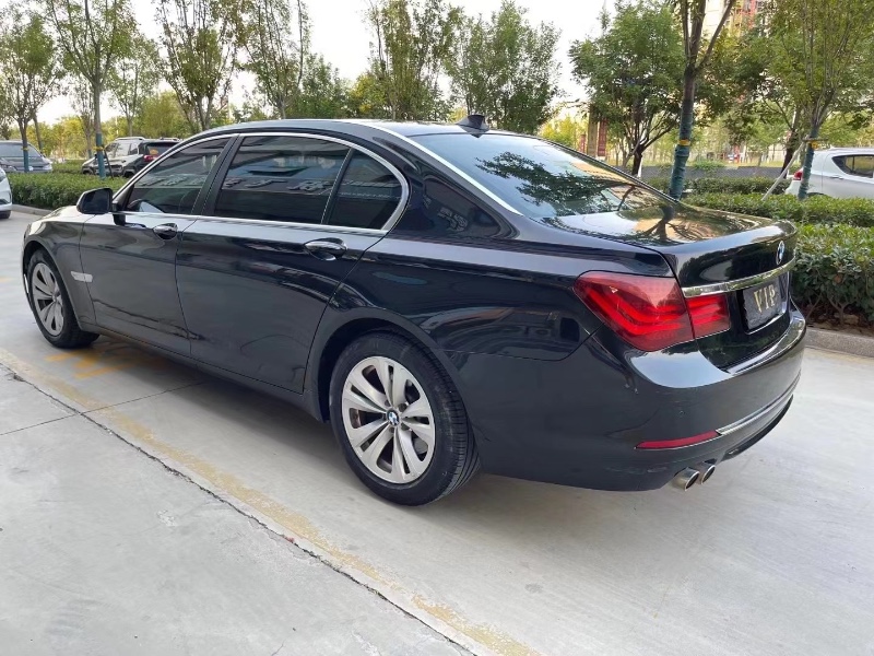 济宁13年宝马7系5