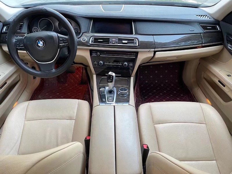 济宁13年宝马7系6