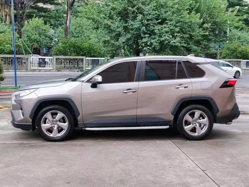 珠海22年丰田RAV43