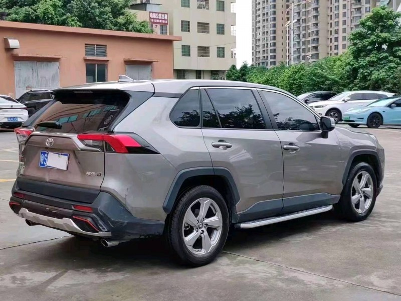 珠海22年丰田RAV47