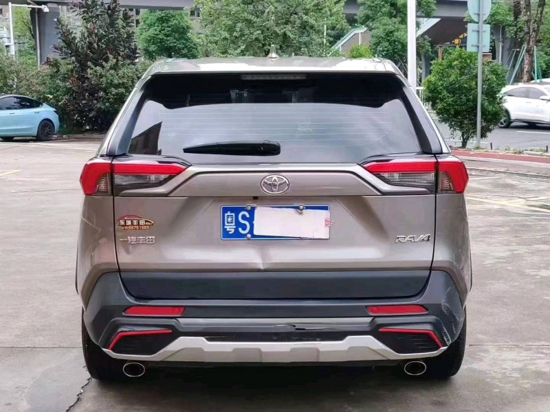 珠海22年丰田RAV49