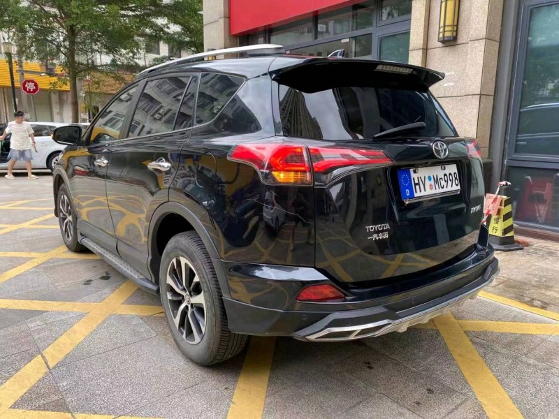 汕头19年丰田RAV4荣放6