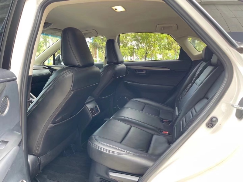 济宁17年雷克萨斯NX7