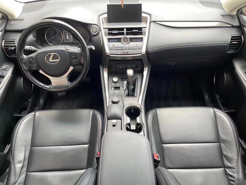 济宁17年雷克萨斯NX8