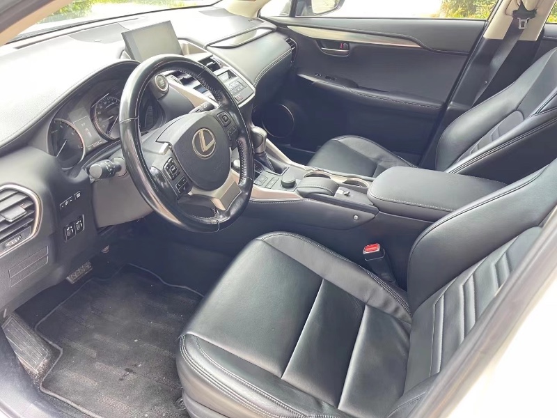 济宁17年雷克萨斯NX9