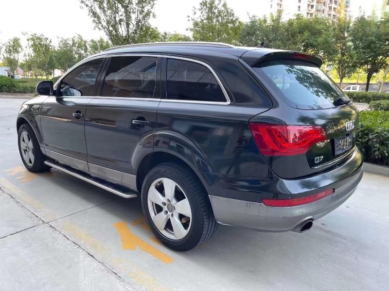 济宁12年奥迪Q76