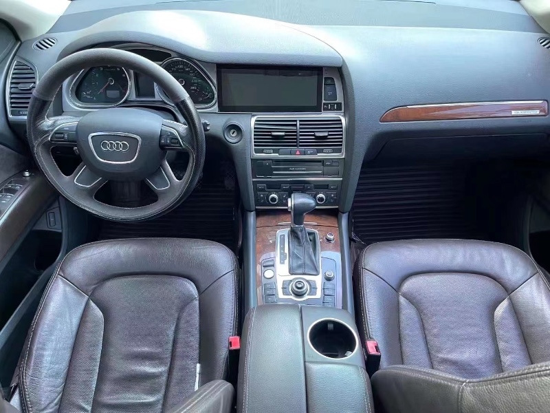 济宁12年奥迪Q78