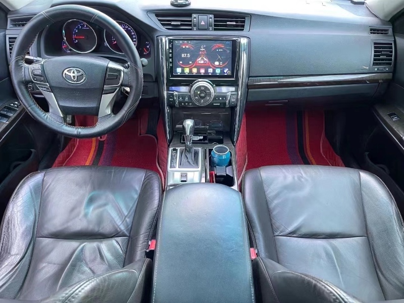 济宁13年丰田锐志7