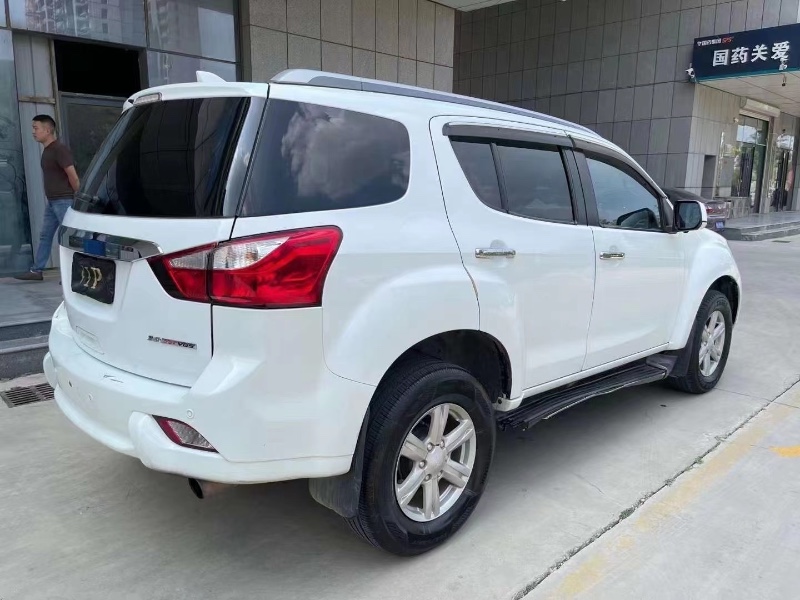 济宁17年五十铃牧游侠4