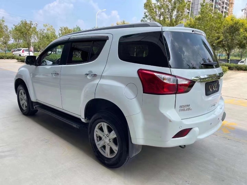 济宁17年五十铃牧游侠6