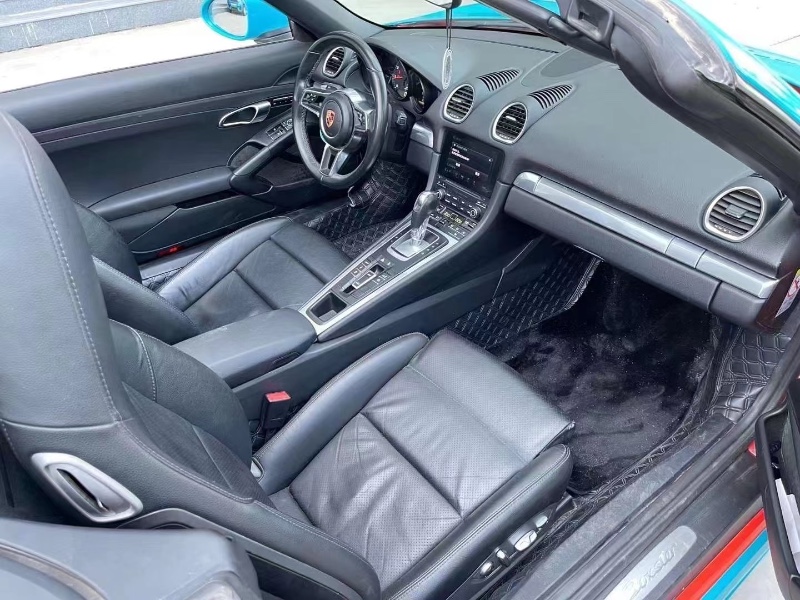 济宁16年保时捷7188