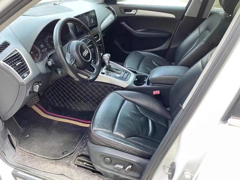 济宁14年奥迪Q58