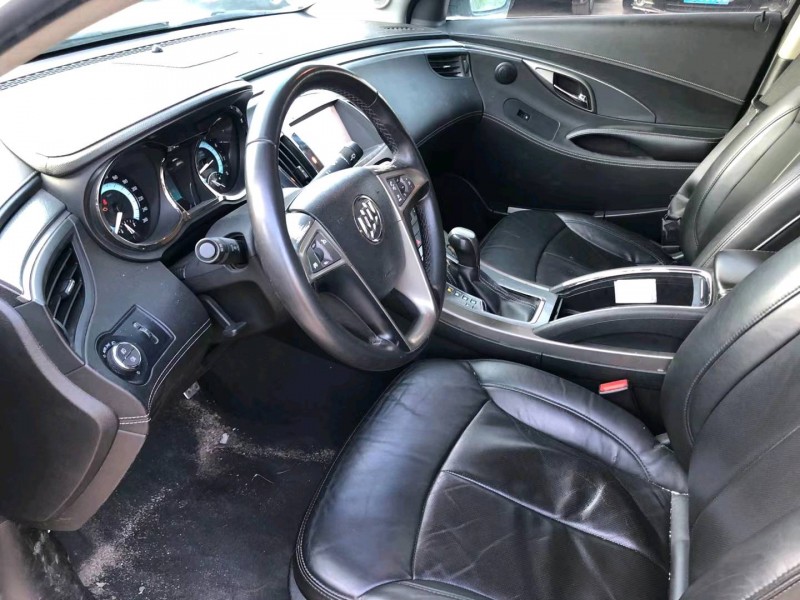 珠海12年别克君越4