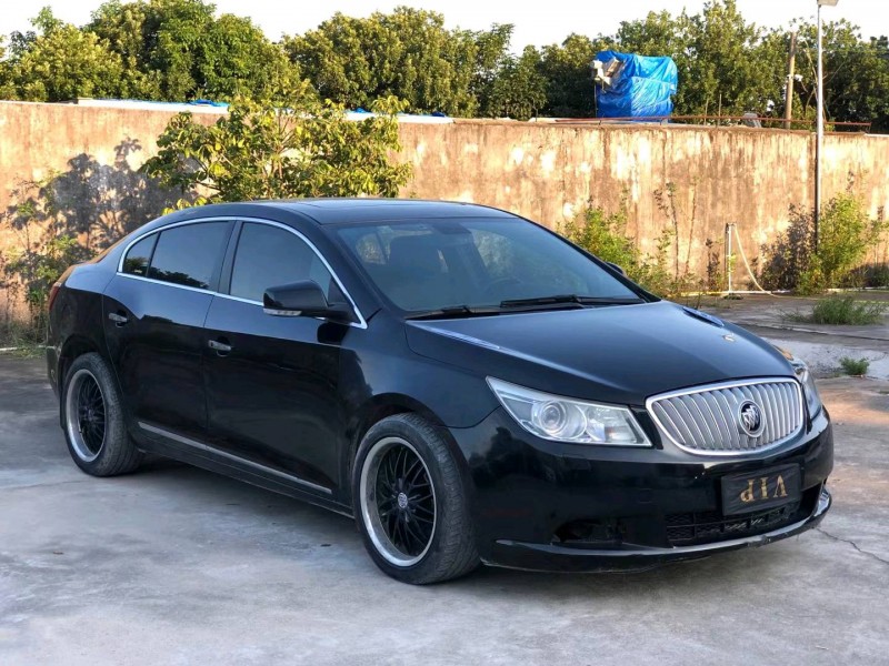 珠海12年别克君越9