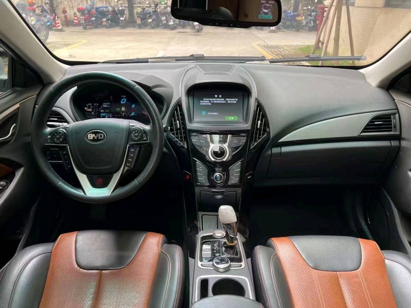 珠海16年比亚迪秦4