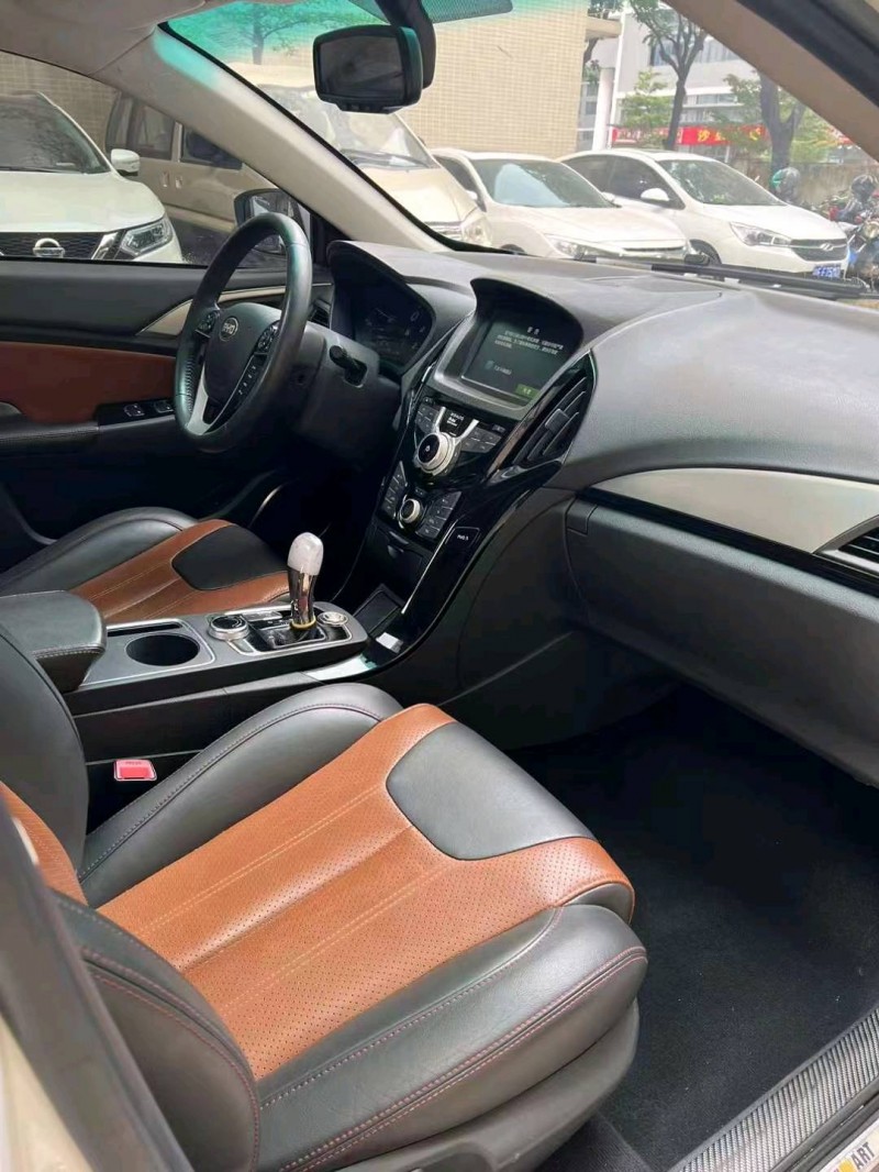 珠海16年比亚迪秦6