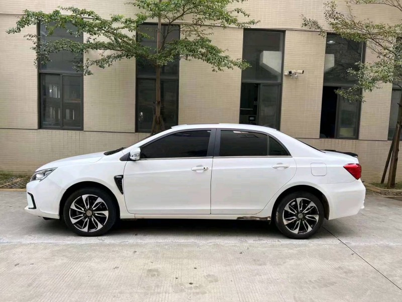 珠海16年比亚迪秦7