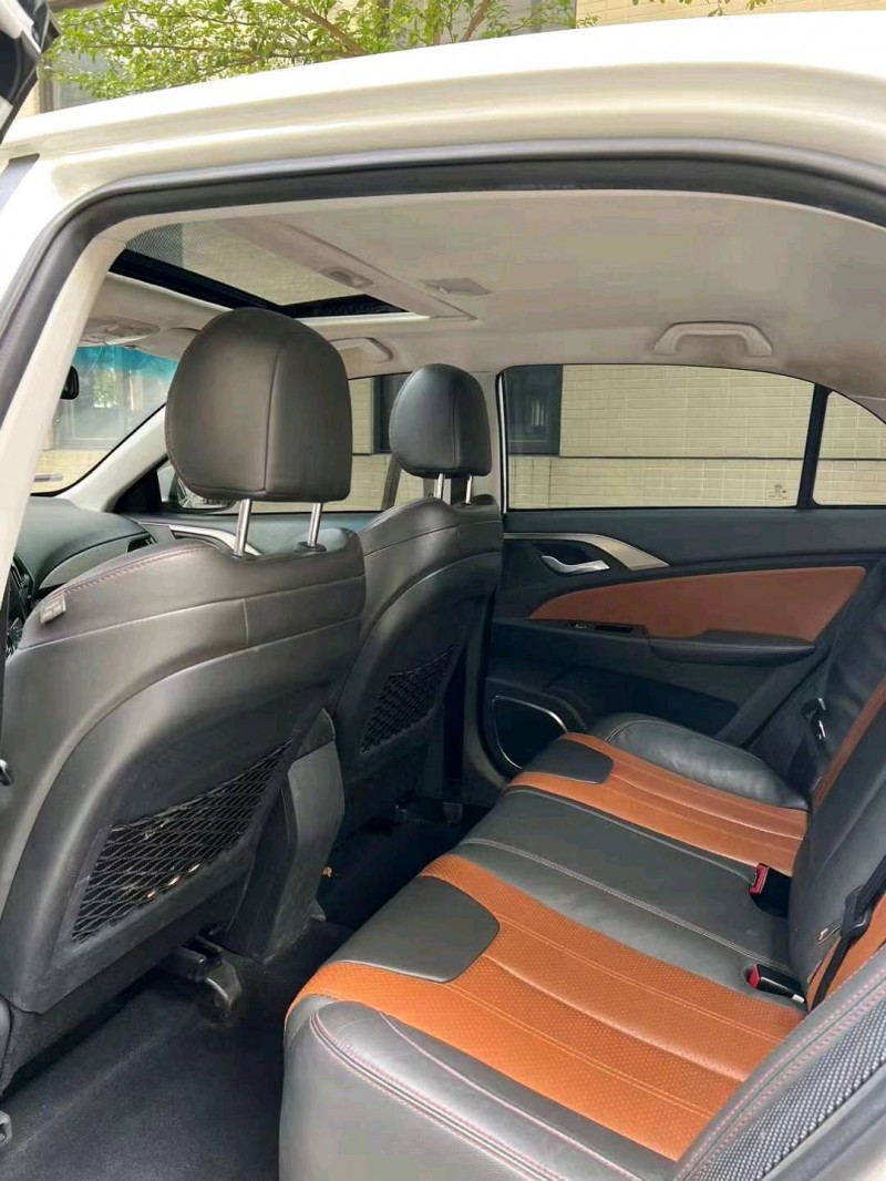 珠海16年比亚迪秦8