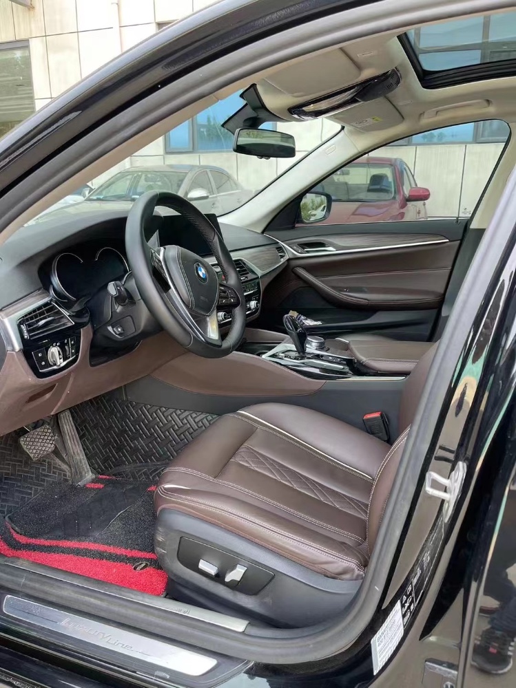 济南17年宝马5系3