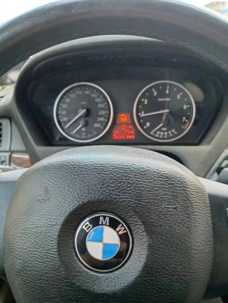 保定13年宝马X56