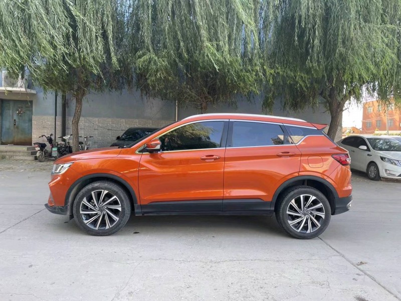 保定19年吉利缤越3