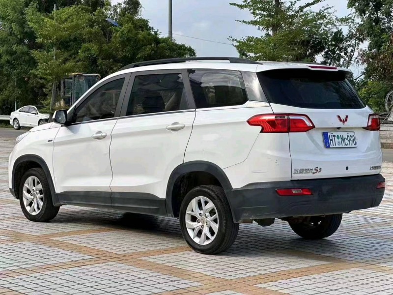汕頭18年五菱汽車宏光S36
