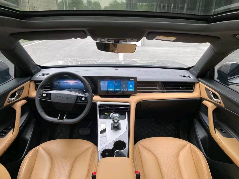 成都22年荣威RX57