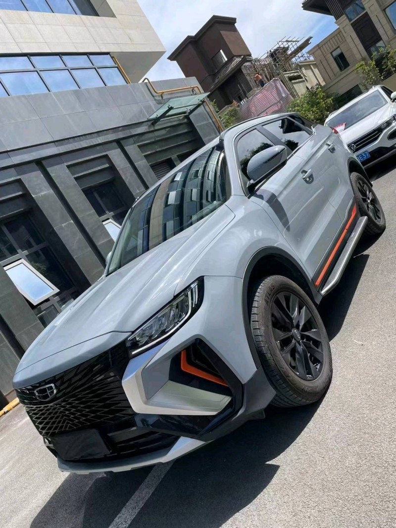 成都22年吉利博越2