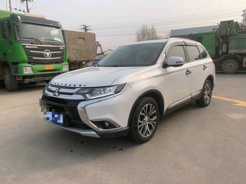 保定18年三菱欧蓝德2