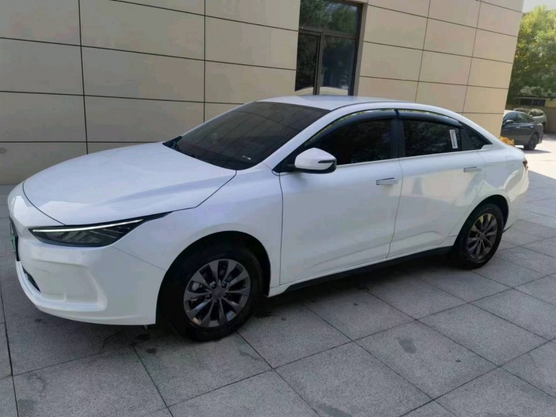 保定22年吉利几何2