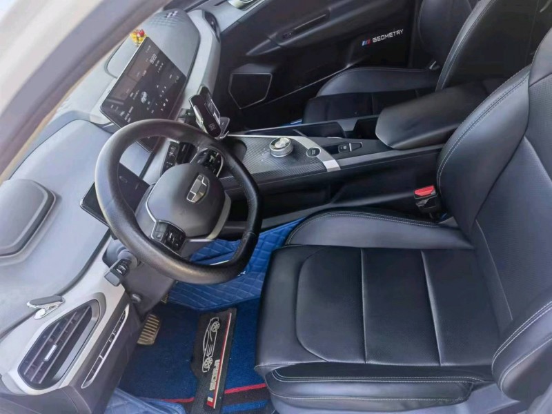 保定22年吉利几何6