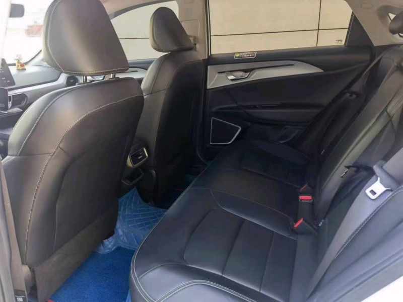 保定22年吉利几何7