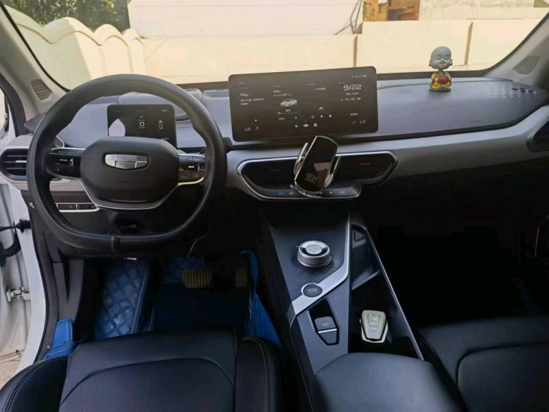 保定22年吉利几何8