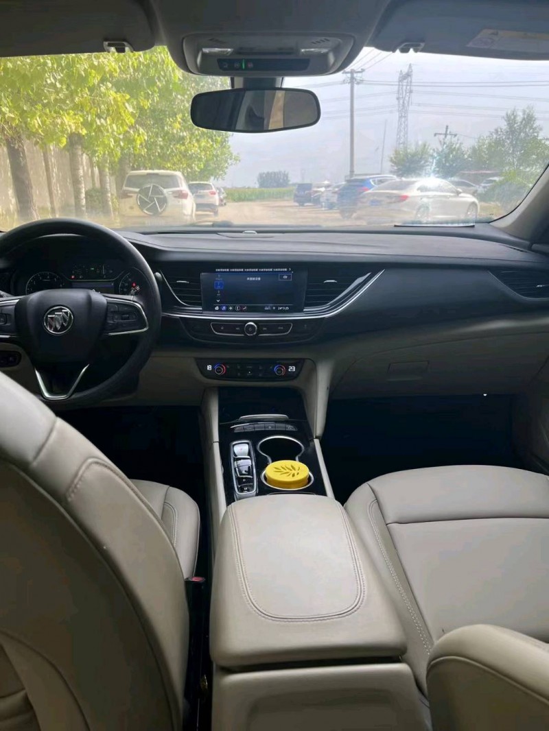 保定21年别克君威5