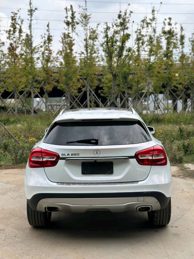 青岛17年奔驰GLA9