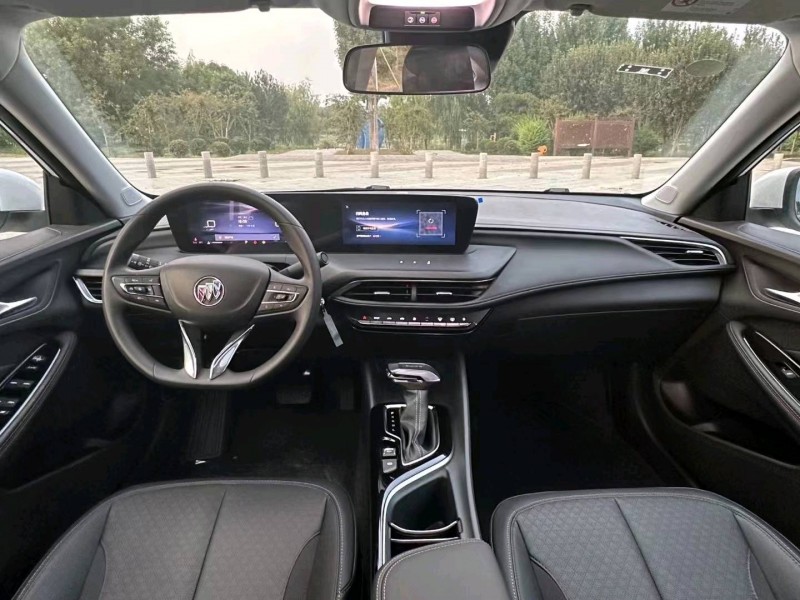 枣庄23年别克威朗5