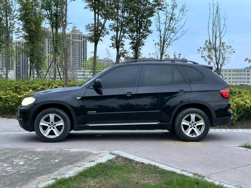 东营13年宝马X58