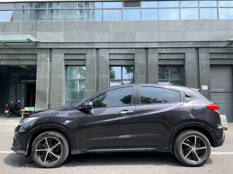 成都21年本田缤智2