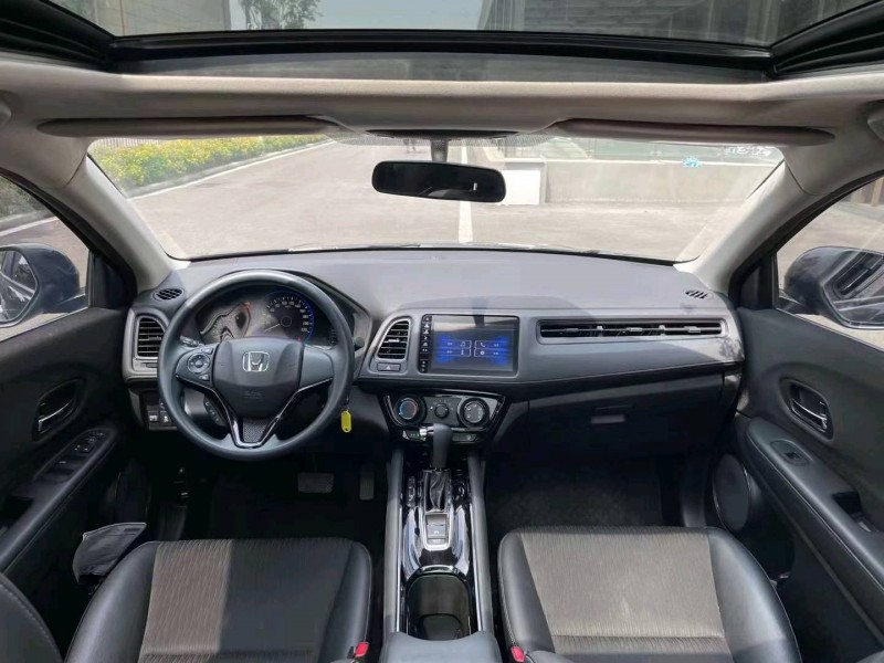 成都21年本田缤智8