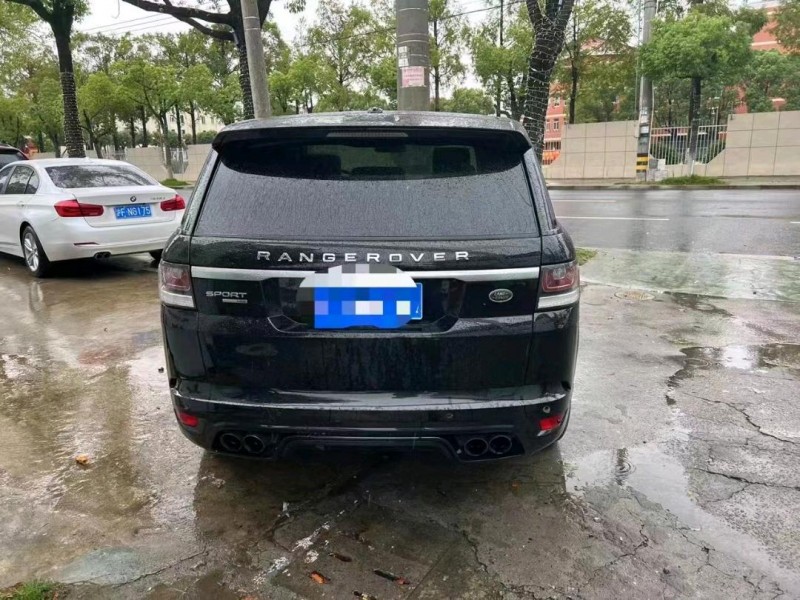 东营13年路虎揽胜运动3